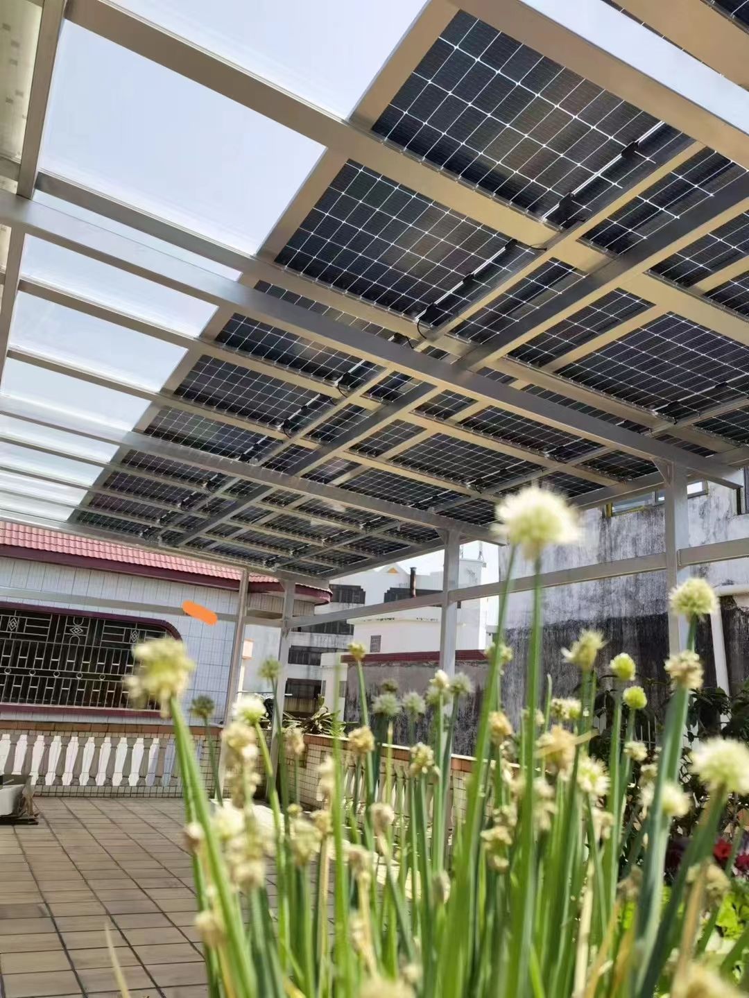 高安别墅家用屋顶太阳能发电系统安装